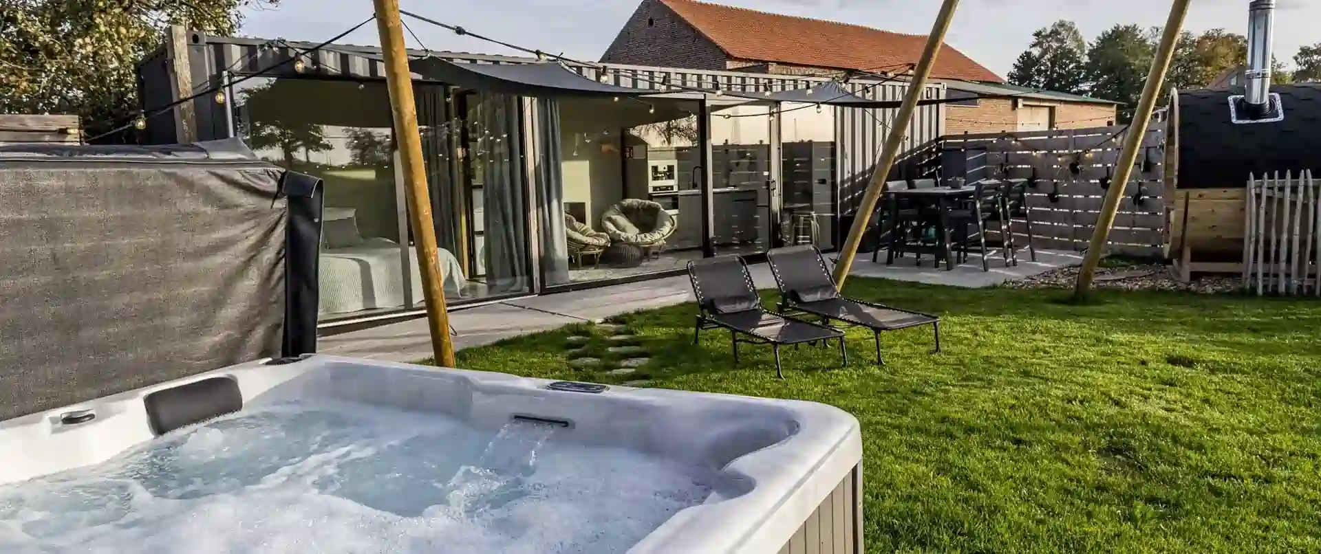 Tussen de Paarden in Millen